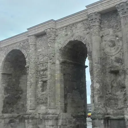 La Romaine Апартаменты *